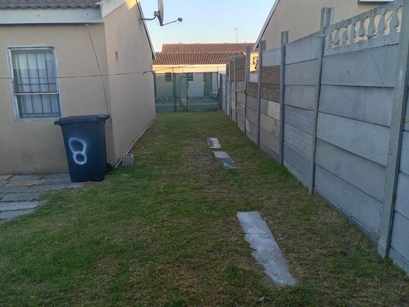 2 Bedroom Property for Sale in Pelikan Park Western Cape